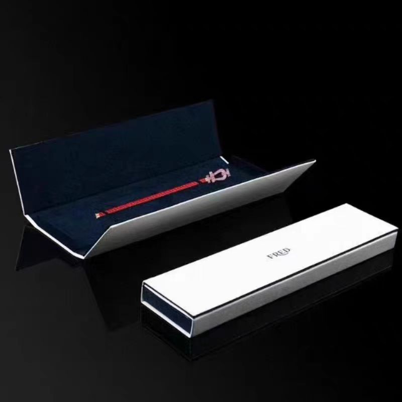 fred long necklack box